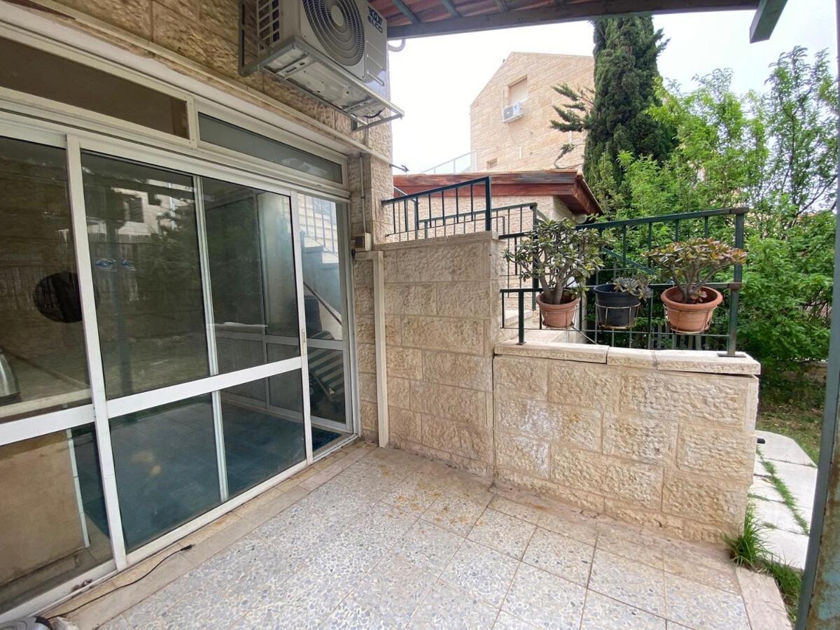 Apartament דירת גן מרווחת במיקום מעולה עם נטפליקס חינמי Ma'ale Adumim Zewnętrze zdjęcie